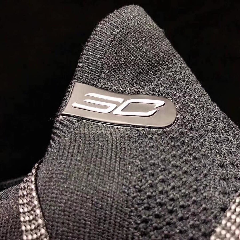 Under-Armour-Curry-5-Black-Tongue.jpg