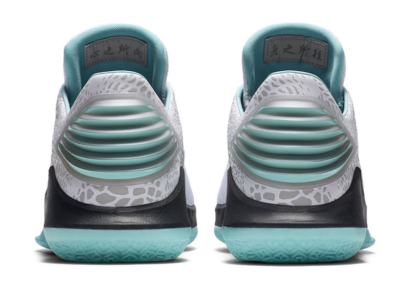 Air-Jordan-32-Low-Jade-Silver-Black-Heel.jpg