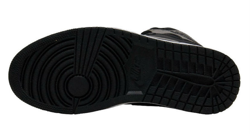 Shadow-Air-Jordan-1-2018-Retro-555088-013-Outsole.jpg