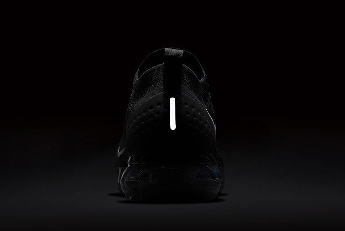 nike-air-vapormax-2-0-black-white-6.jpg