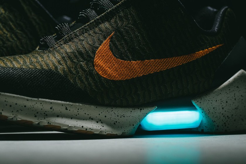 nike-hyperadapt-1-black-white-orange-release-info-10.jpg