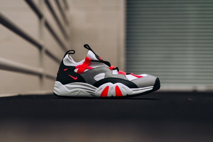 nike-air-scream-lwp-cement-grey-infrared-black-2.jpg