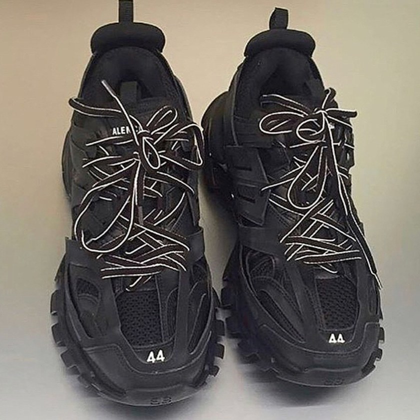 balenciaga-fall-winter-2018-dad-shoes-2-002.jpg