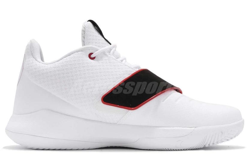 Jordan-CP3-XI-Home-AA1272-101-Side.jpg