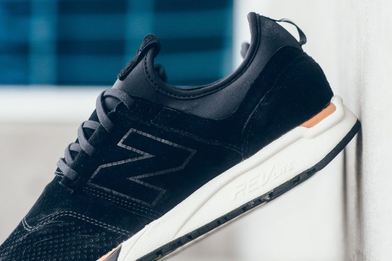 New_Balance_MRL247WU_Luxe_2.0_Black-White_sneaker_politics_2-768x513.jpg