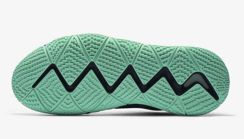 Nike-Kyrie-4-Mamba-Mentality-AV2597-001-Outsole.jpg