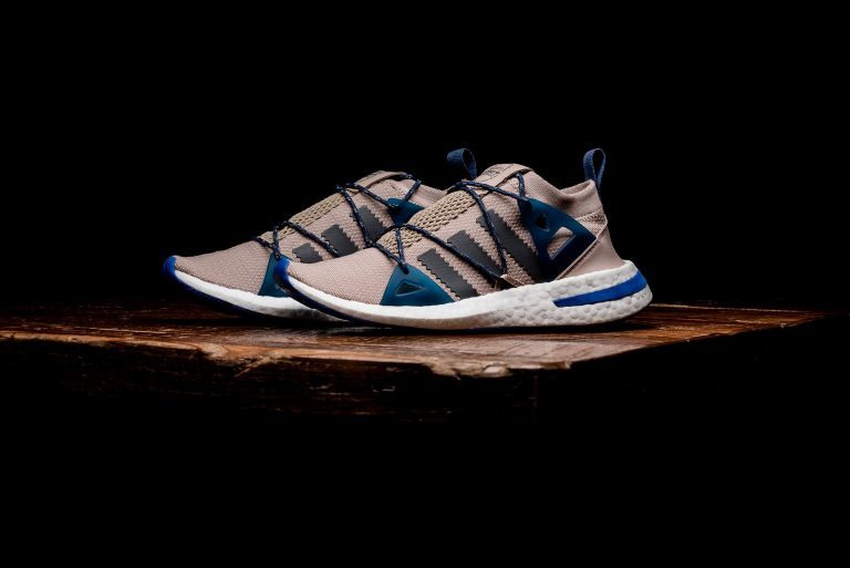 WMNS_Adidas_Arkyn_Ash_Pearl_DA9604_Sneaker_politics_1-768x513.jpg