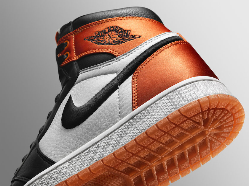 Air-Jordan-1-Satin-Shattered-Backboard-AV3725-010-Sole.jpg
