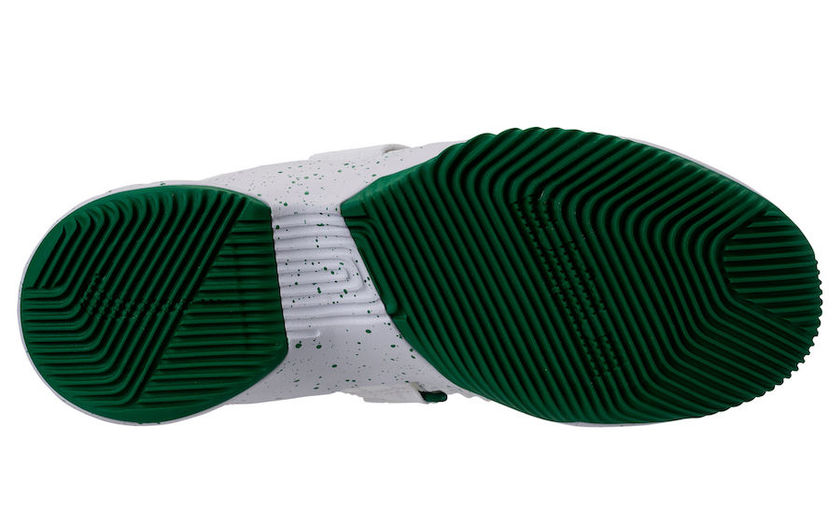 Nike-LeBron-Soldier-12-SVSM-AO2609-100-Outsole.jpg