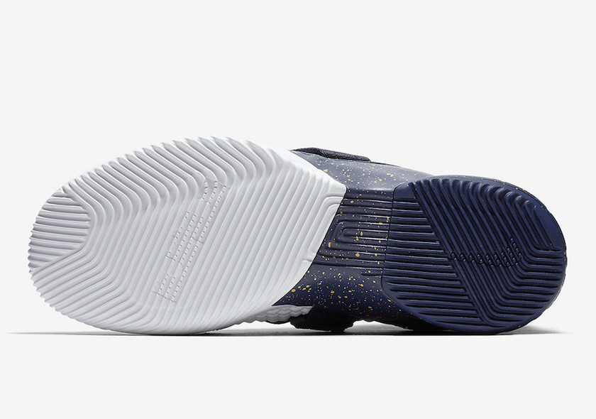 Nike-LeBron-Soldier-12-OG-25-Straight-AO4055-100-Outsole.jpg
