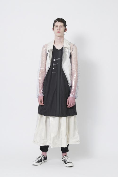 nike-black-comme-des-garcons-spring-summer-2018-capsule-collection-2.jpg