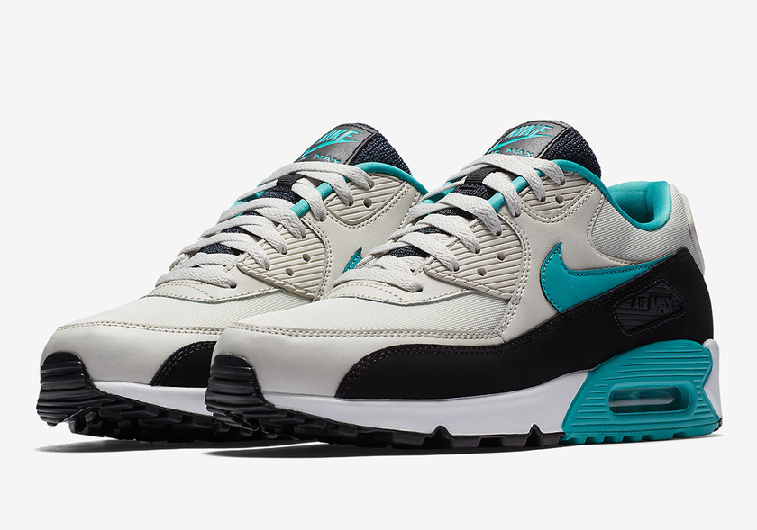nike-air-max-90-essential-aj1285-001-17.jpg
