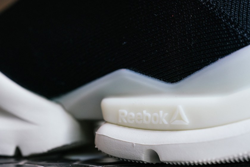 reebok-sock-run-r-print-black-white-3.jpg