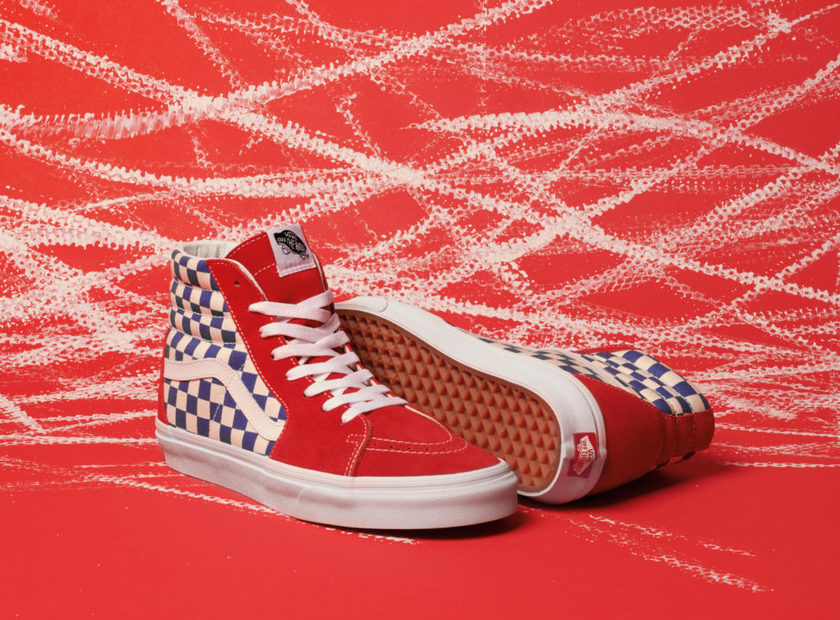 FA18_Classics_VN0A38GEU8H_SK8-Hi_BMXCheckerboard_TrueBlue-Red_Elevated-950x701.jpg