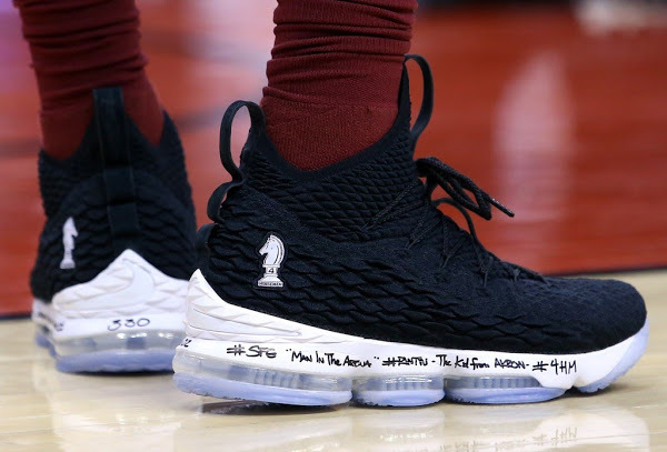lebron_james_nba_180503_cle-at-tor-03-game-2.jpg