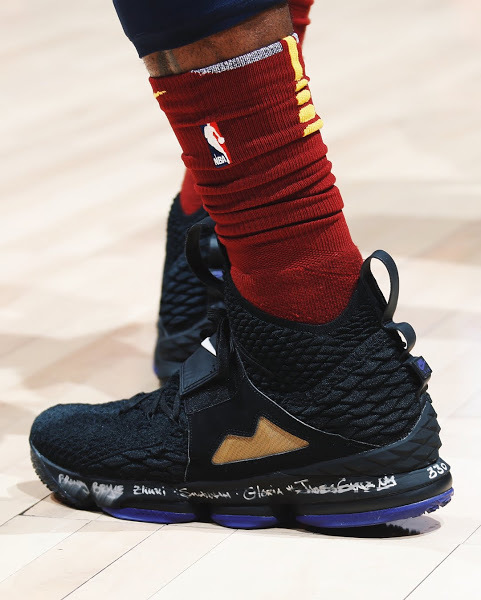lebron_james_nba_180501_cle-at-tor-07-game-1.jpg