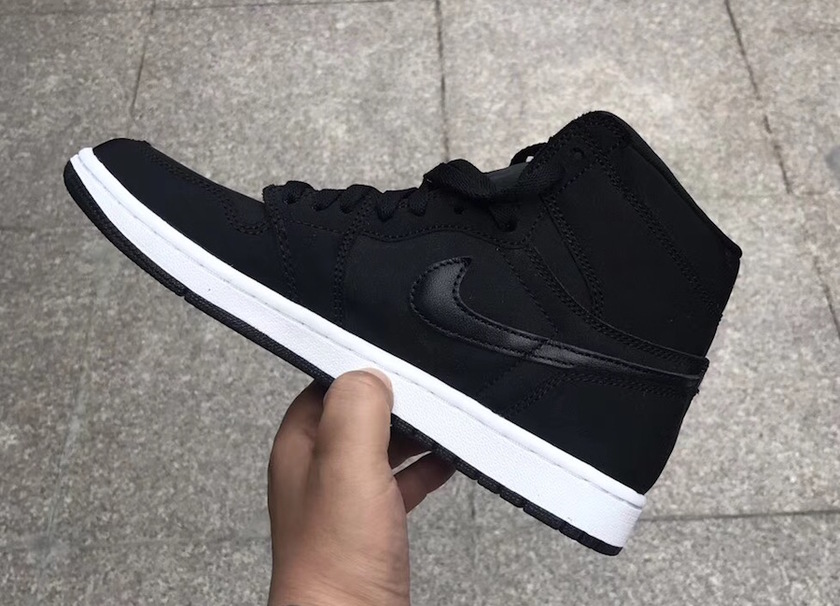 Air-Jordan-1-PSG-Paris-Saint-Germain-Side.jpg