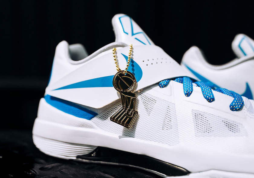 Nike-KD-4-IV-Thunderstruck-Art-of-A-Champion-Hangtag.jpg