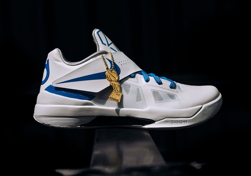 Nike-KD-4-IV-Thunderstruck-Art-of-A-Champion.jpg