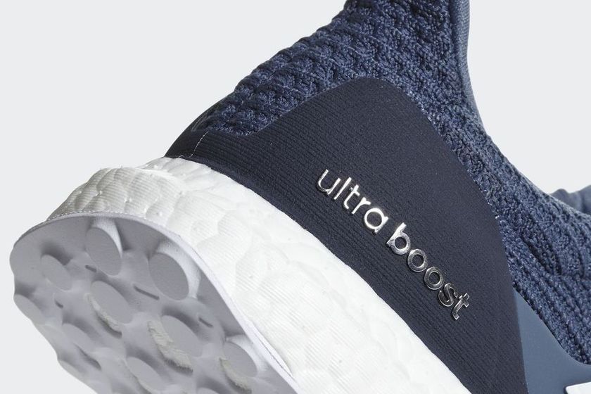adidas-ultraboost-4-0-show-your-stripes-core-black-cloud-white-15.jpeg