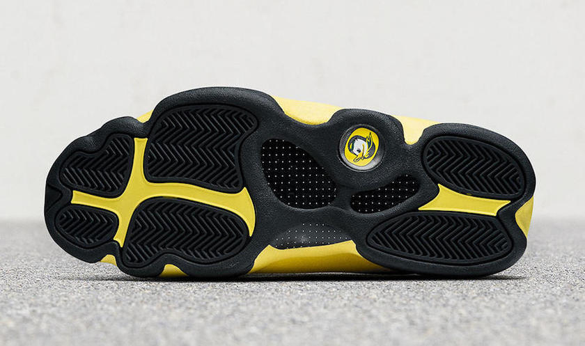 Air-Jordan-13-PE-Oregon-Ducks-Track-and-Field-Outsole.jpg