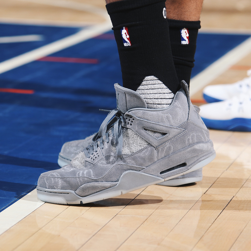 KAWS x Air Jordan 4.jpg