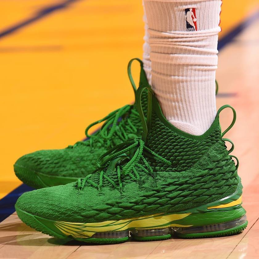 Nike LeBron 15 “Oregon” PE 绿.jpeg