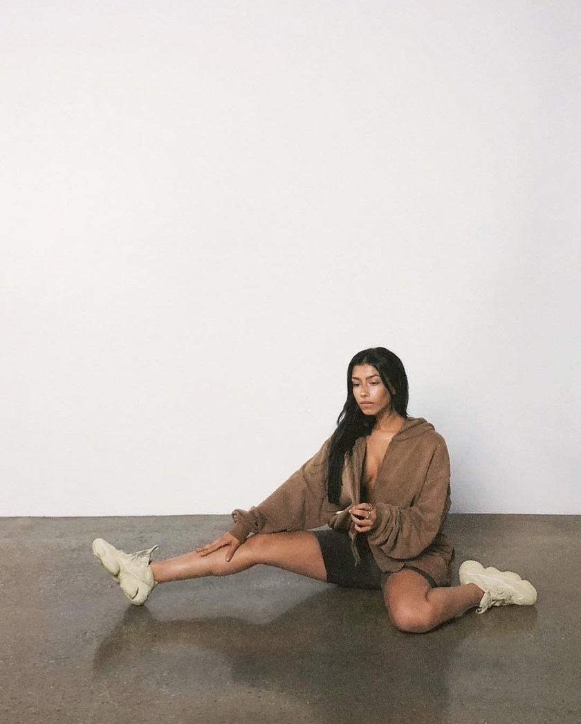 yeezy-500-hashtag-supermoon-yellow-campaign-08.jpg