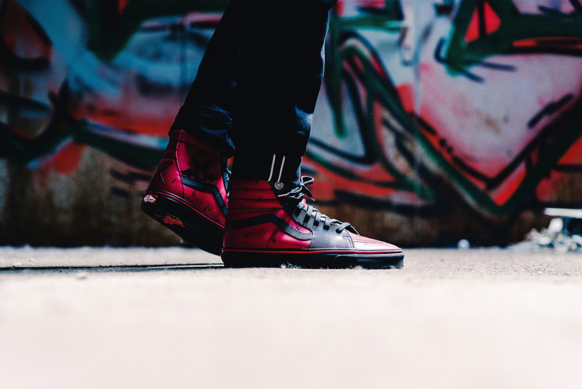 vans-VA38GEUBJ-marvel-sk8-hi-deadpool-2-950x635.jpg