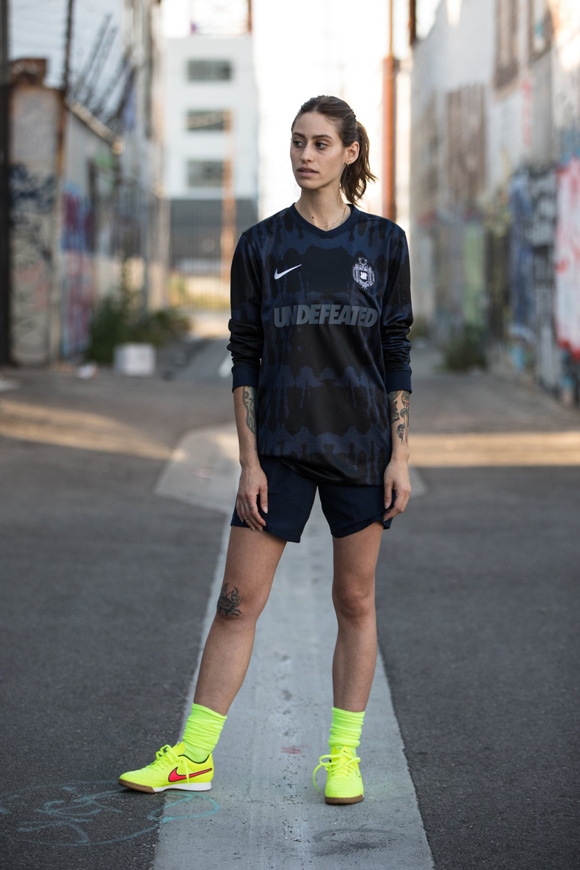 NIKE_UNDEFEATED_THEFIVES_4.jpg