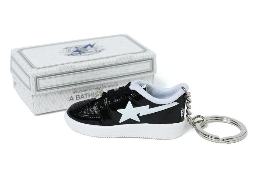 https_2F2Fhypebeast.com2Fimage2F20182F062Fbape-bape-sta-keychains-1.jpg