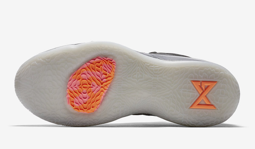 Nike-PG-2.5-Black-Pure-Platinum-Anthracite-BQ8453-004-Release-Date-Outsole.jpg