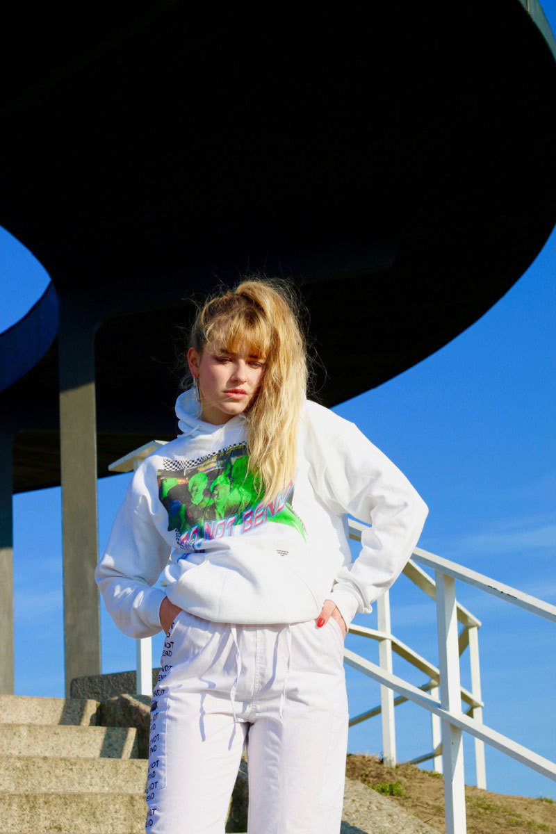 do-not-bend-ss1816-800x1200.jpg