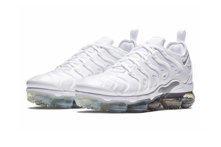 nike-releases-the-air-vapormax-plus-in-wolf-grey-pure-platinum-002.jpg