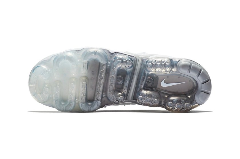 nike-releases-the-air-vapormax-plus-in-wolf-grey-pure-platinum-005.jpg