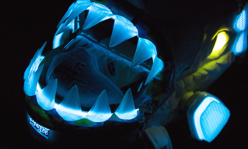 web-154-nike-air-mag-shark-gas-mask-06.jpg