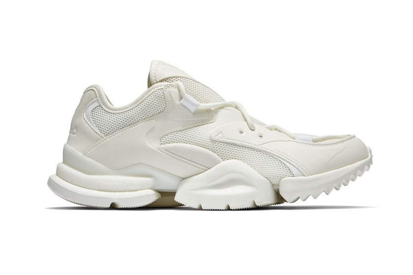https_2F2Fhypebeast.com2Fimage2F20182F082Freebok-sock-run.r-96-chalk-1.jpg
