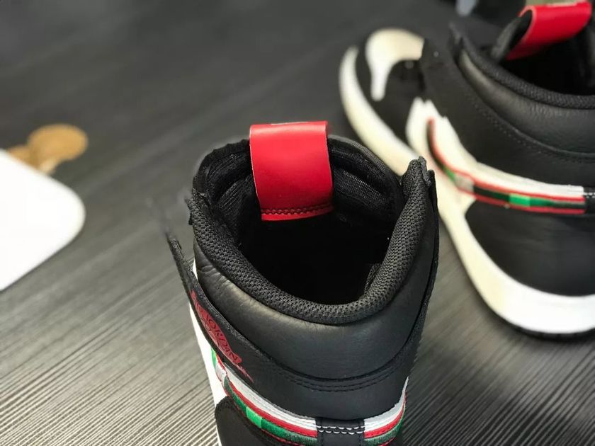 Air-Jordan-1-Sports-Illustrated-A-Star-Is-Born-555088-015-Release-Date-11.jpg