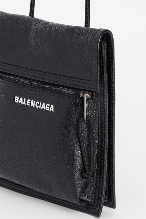 balenciaga-fall-winter-2018-shoulder-bag-release-008-1.jpg