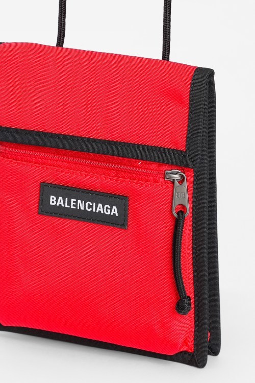 balenciaga-fall-winter-2018-shoulder-bag-release-012.jpg