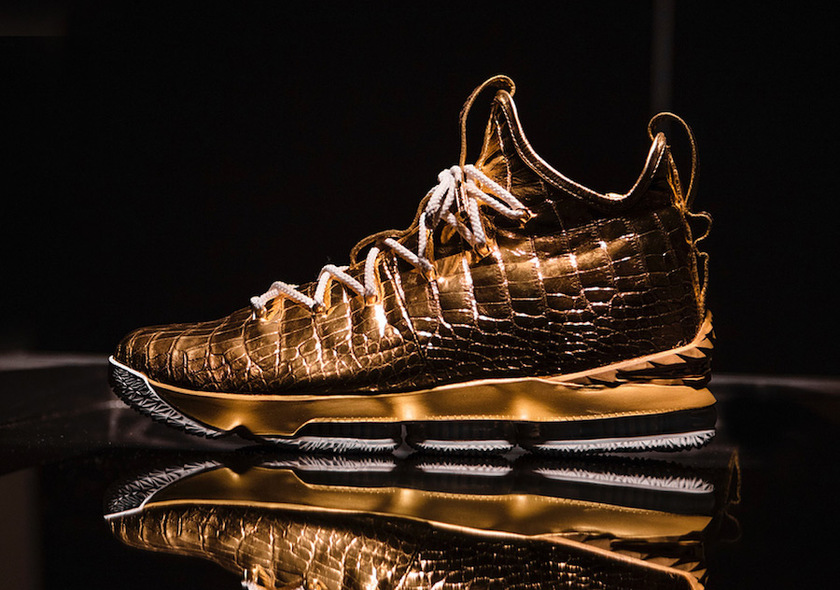 The-Shoe-Surgeon-Nike-LeBron-15-30K.jpg