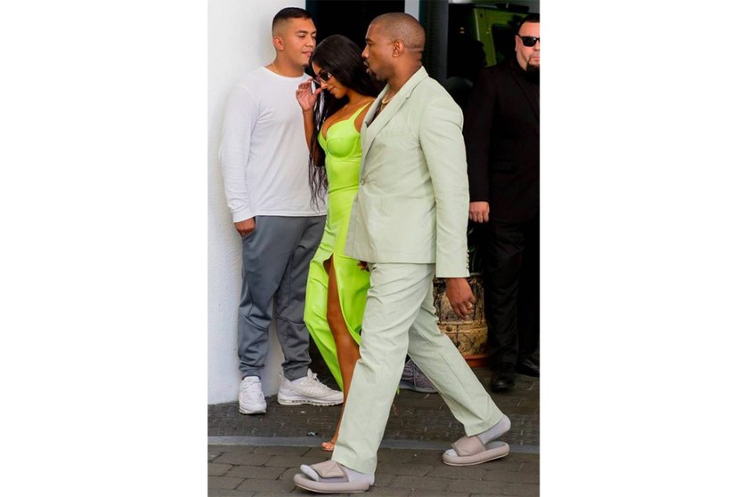 kanye-west-funny-responds-to-the-size-issue-of-slides.jpg