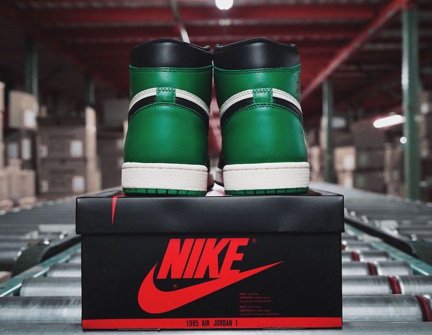 Air-Jordan-1-Pine-Green-2018-Release-Date-12.jpg