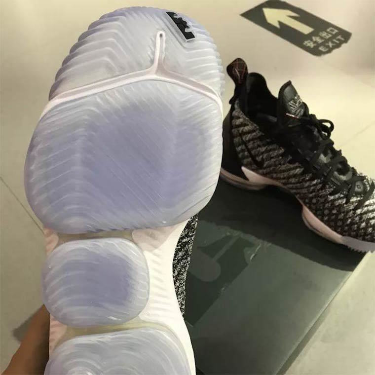 Nike-LeBron-16-Oreo-Release-Date-8.jpg
