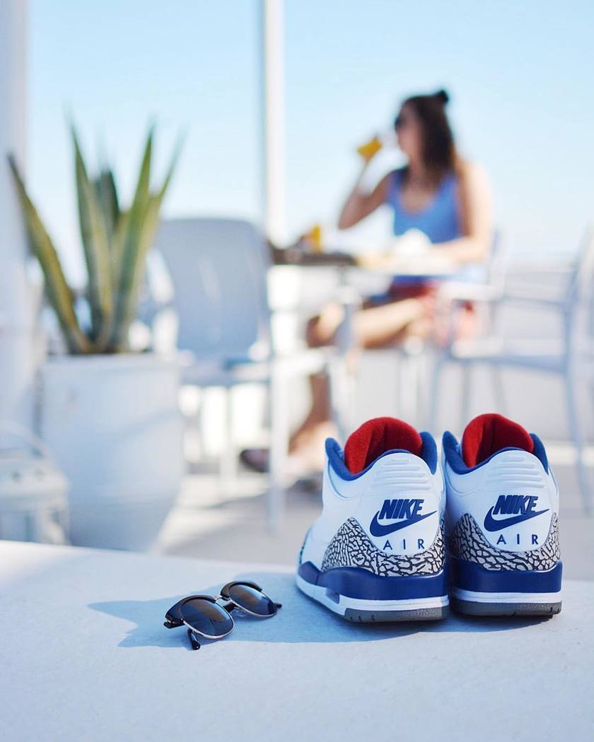 stockxsneakers_39946416_240748236634454_4220968655917154304_n.jpg