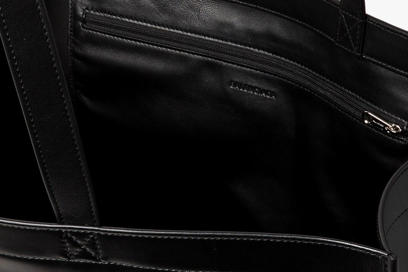 https_2F2Fhypebeast.com2Fimage2F20182F092Fbalenciaga-animal-printed-leather-tote-bag-3.jpg