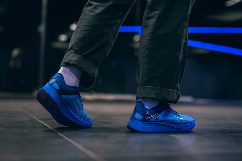 gyakusou-nike-zoom-fly-collab-sneaker-on-foot-4.jpg