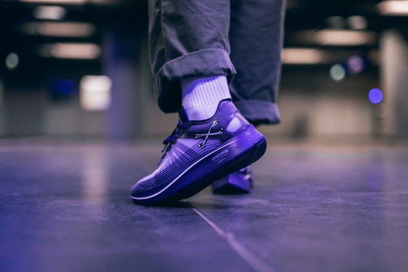 gyakusou-nike-zoom-fly-collab-sneaker-on-foot-5.jpg