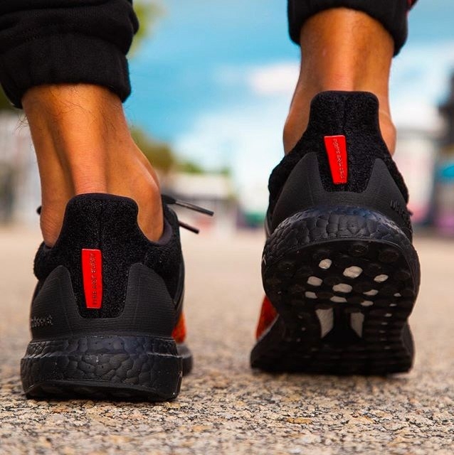 game-of-thrones-adidas-ultraboost-house-targareyn-dragons-on-foot-4.jpg