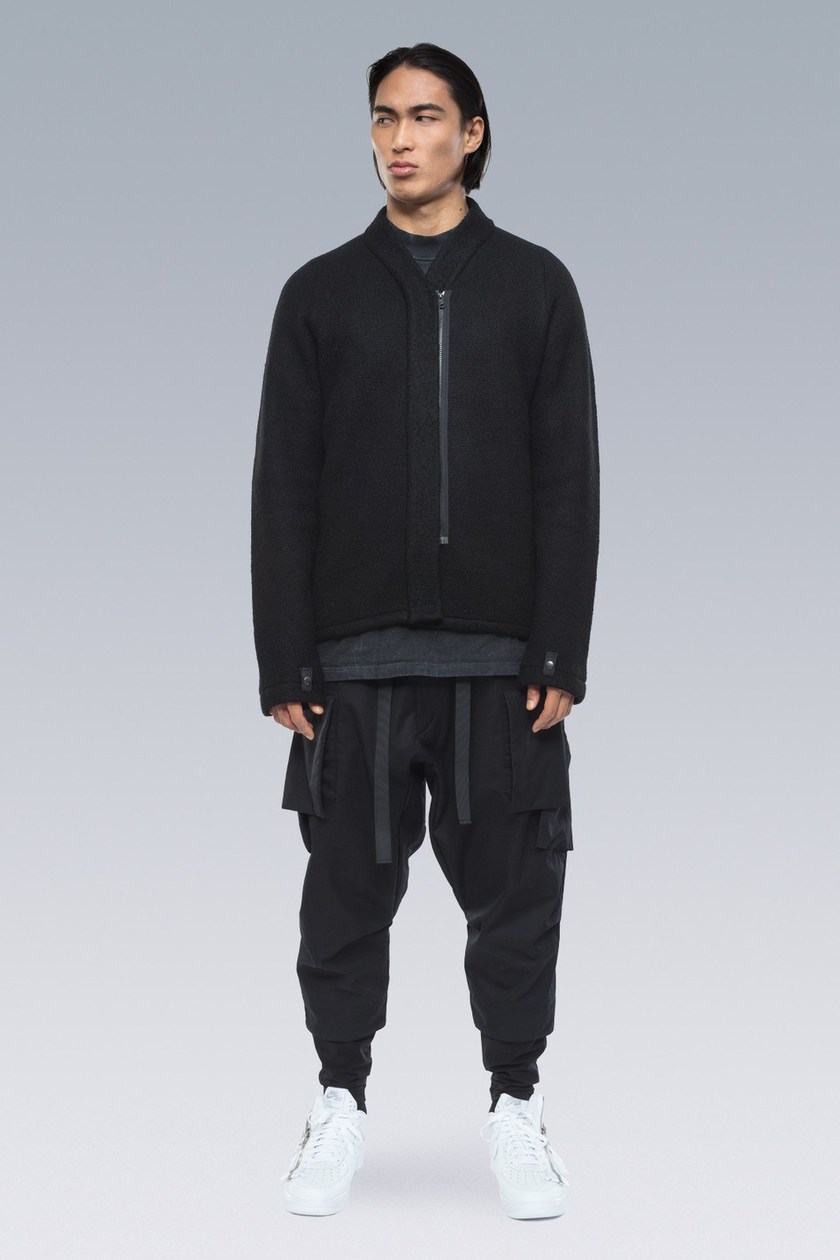 https_2F2Fhypebeast.com2Fimage2F20182F102Facronym-fall-winter-2019-collection-lookbook-7.jpg